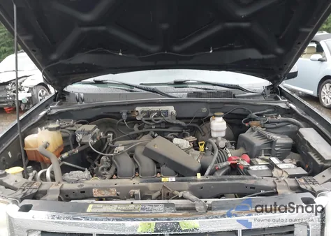 2008 Ford Escape Limited z USA, uszkodzony, nr VIN 1FMCU94138KA71570